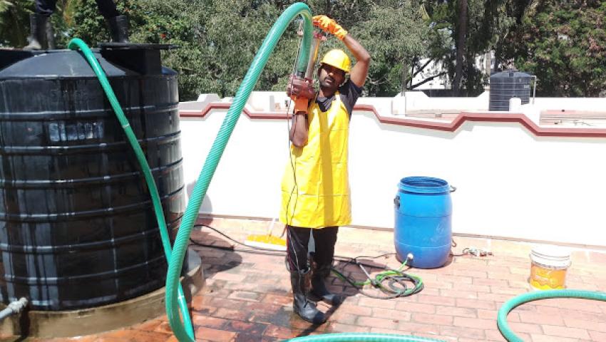 🏠 Residential Water Tank Cleaning
